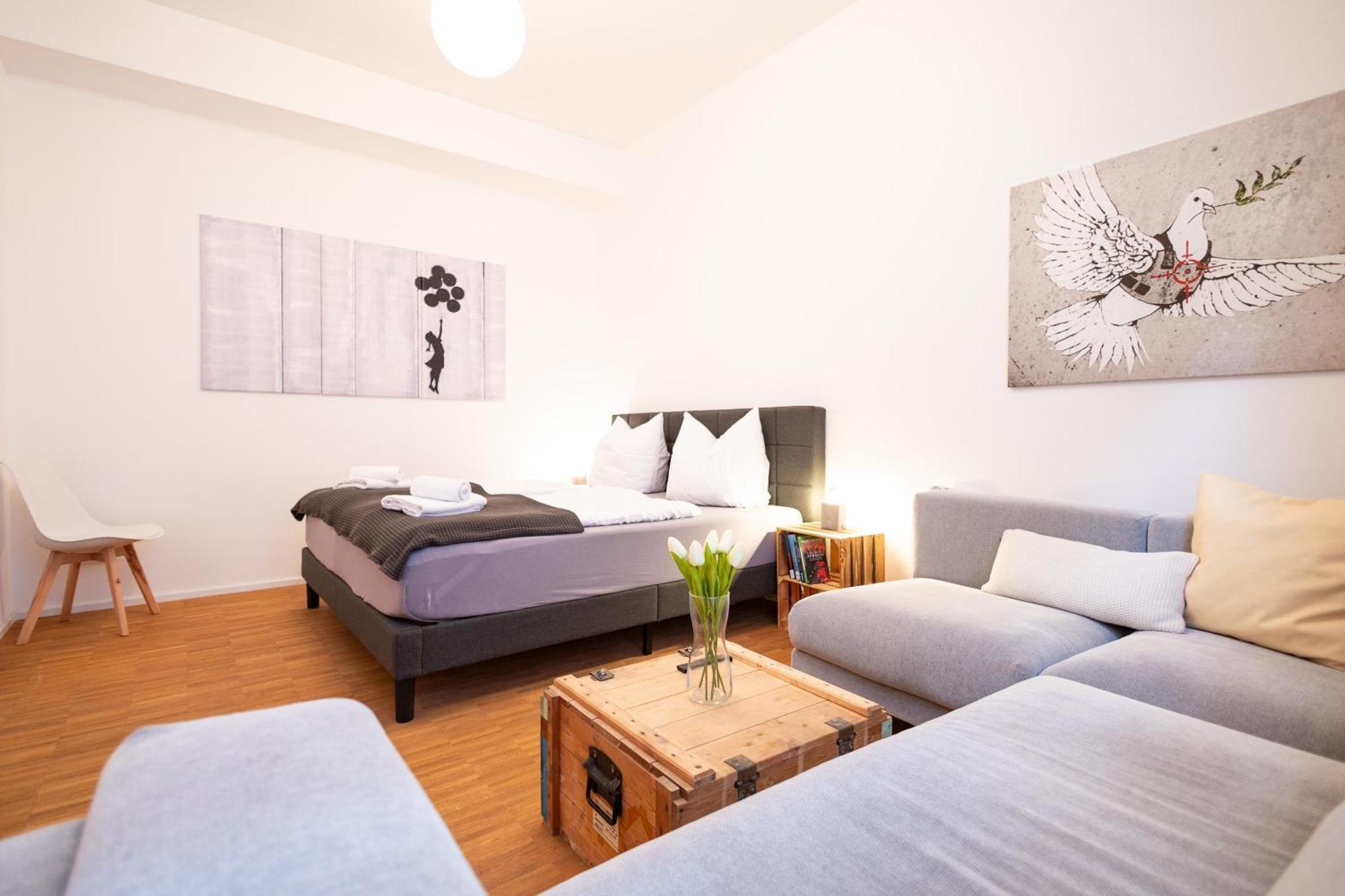 Apartment Ko-living - Beatles Und Banksy Am Eselsbrunnen - Altstadt - 2zkb Halle (Saale)